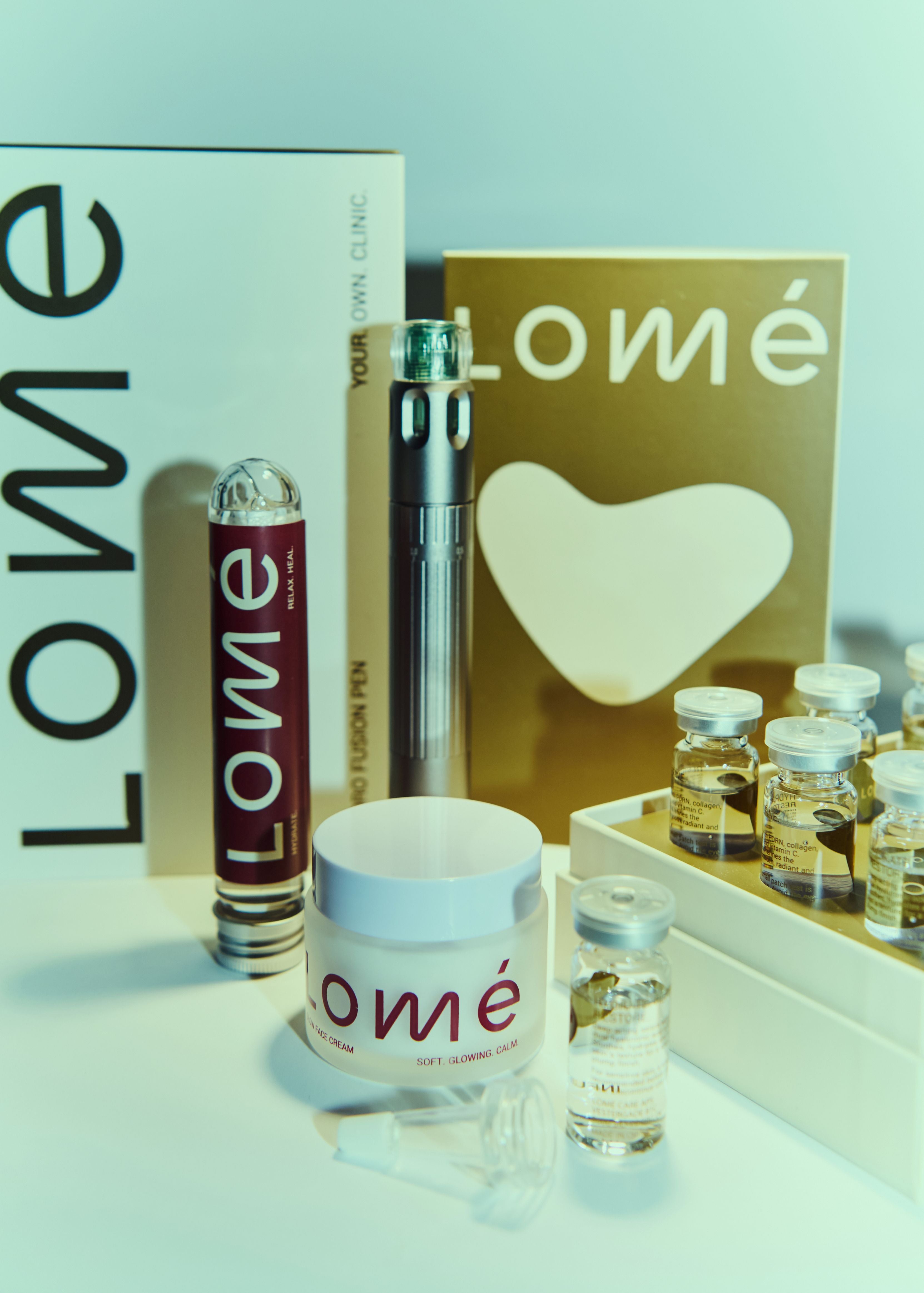 Lomé Hydro Infusion Glow System med Hydro Fusion Pen og serum til hydrering