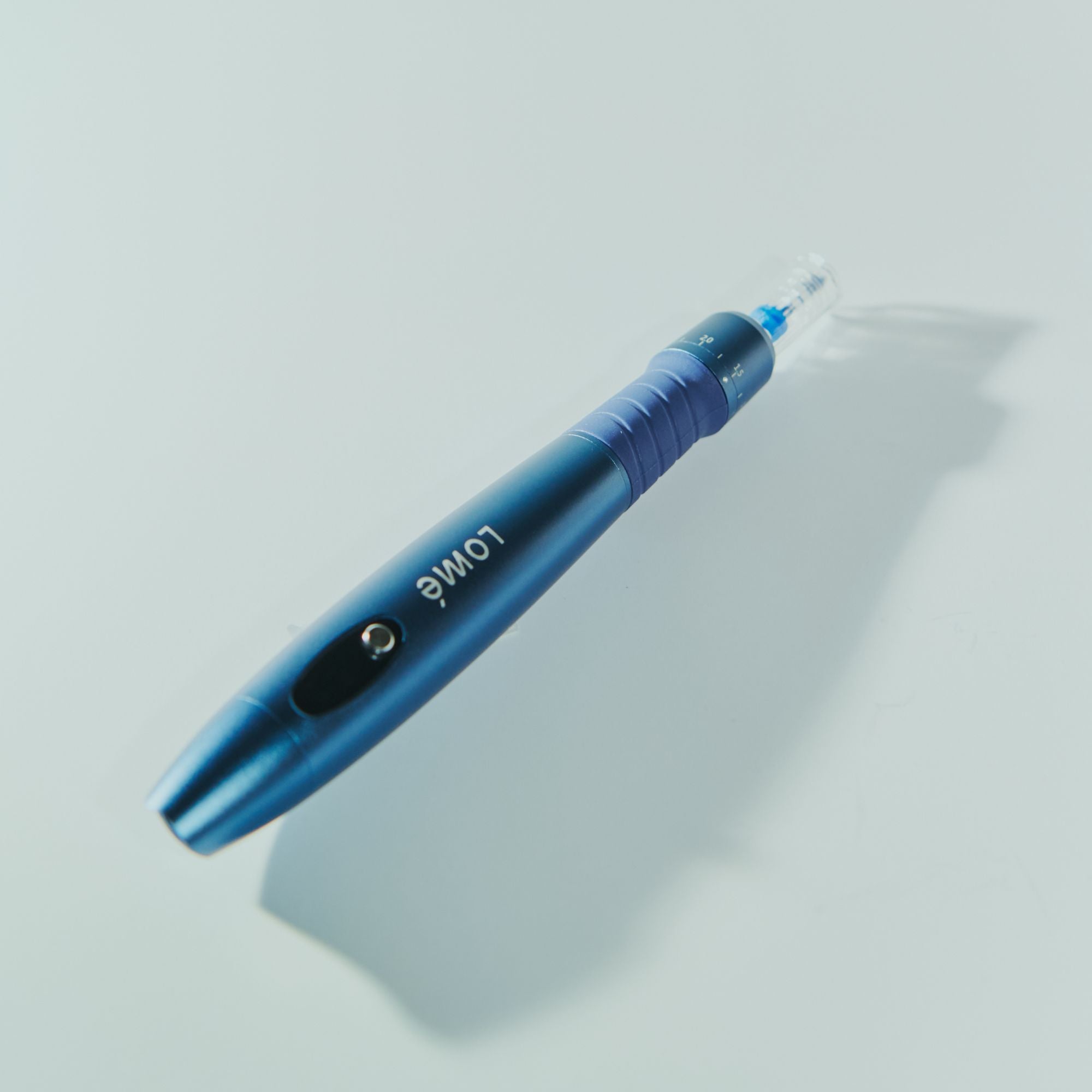 Hudpleje starter kit med microneedling device og LED behandling fra Lomé